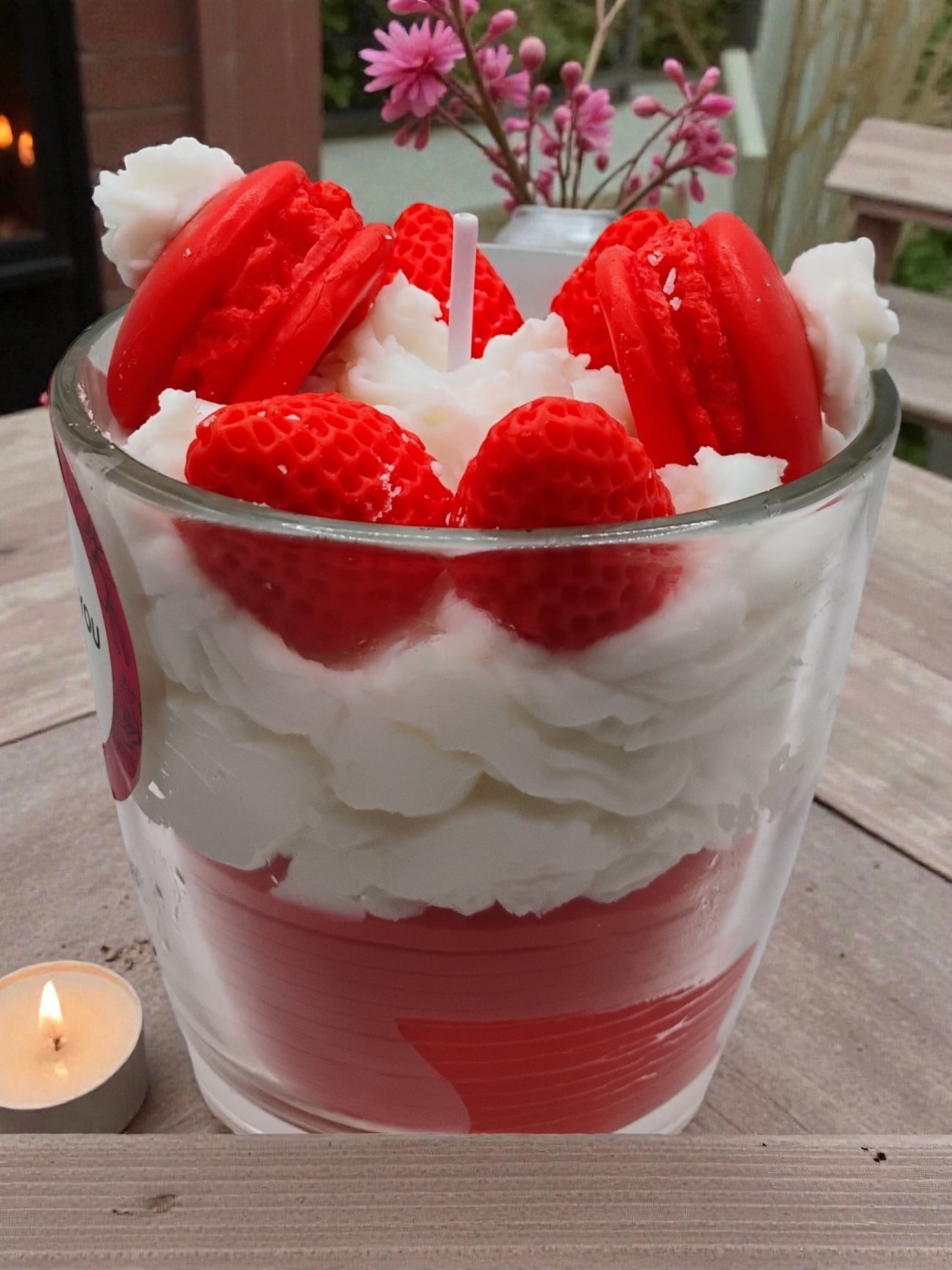 Zk Luxe strawberry shortcake candle